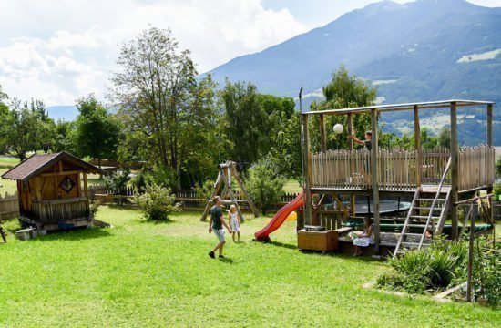 loechlerhof-brixen-spielplatz (5)