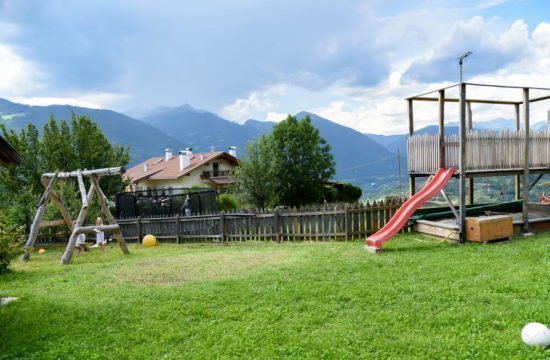 loechlerhof-brixen-spielplatz (7)